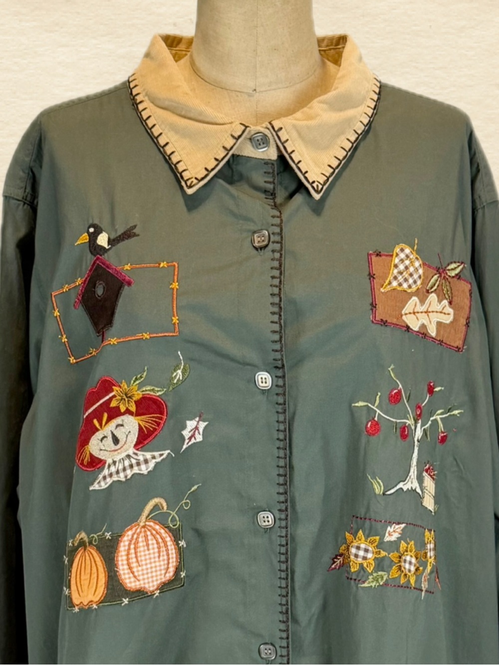 VINTAGE autumn harvest fall appliqué button down shirt scarecrow pumpkin apple